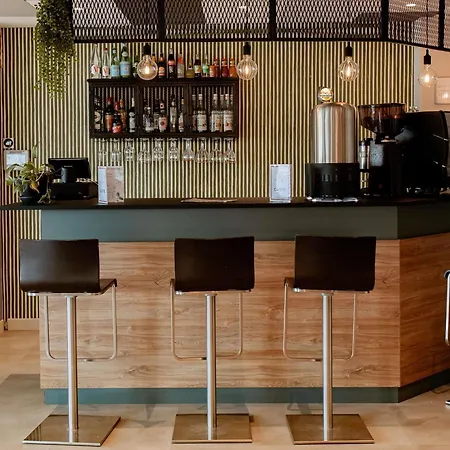 Hotel Ibis Ferrand A71 A75 La Méridienne
